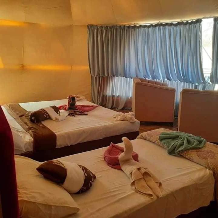 Sami Al Muzna Rum Camp Wadi Rum Exterior foto